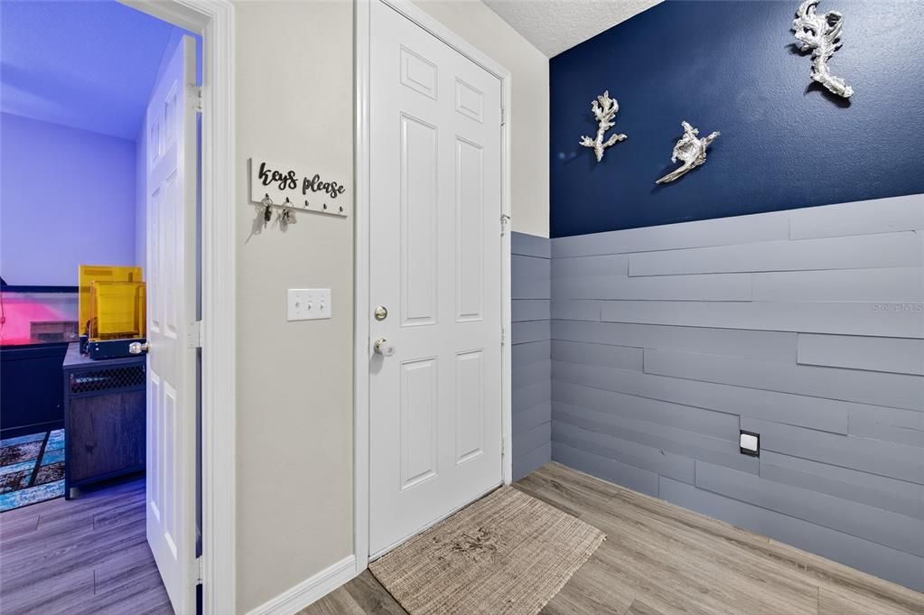 For Sale: $320,000 (3 beds, 2 baths, 1489 Square Feet)