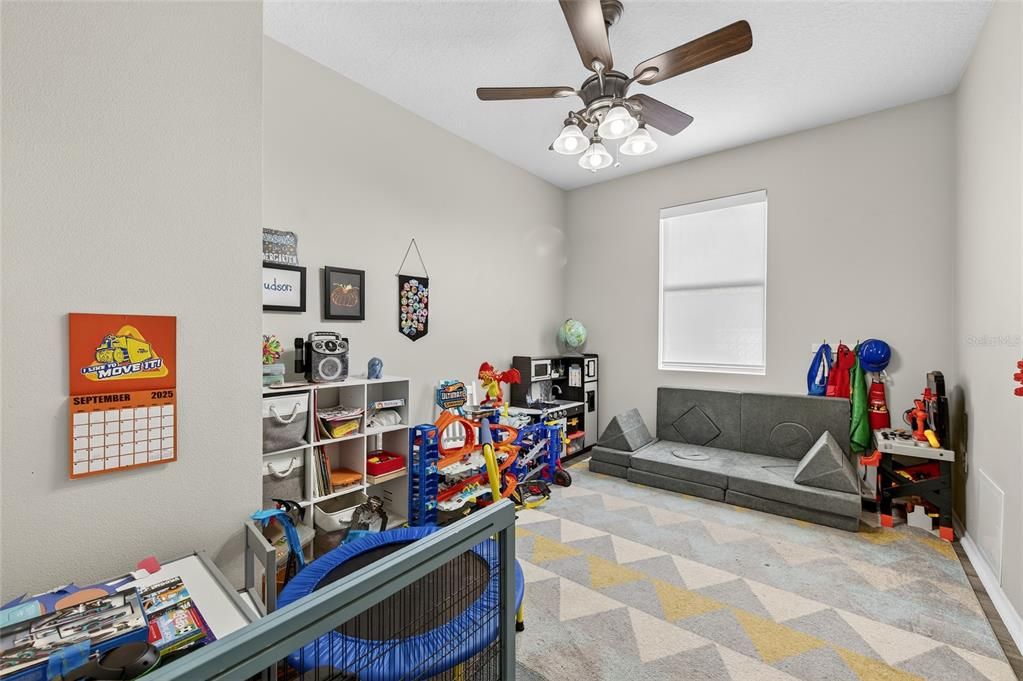 For Sale: $320,000 (3 beds, 2 baths, 1489 Square Feet)