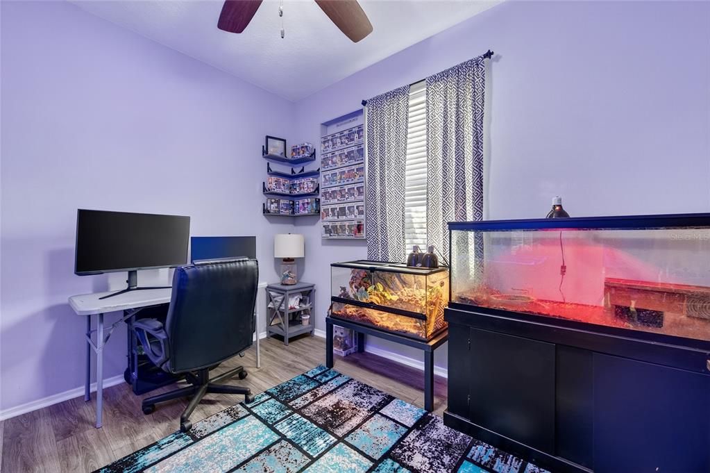 For Sale: $320,000 (3 beds, 2 baths, 1489 Square Feet)