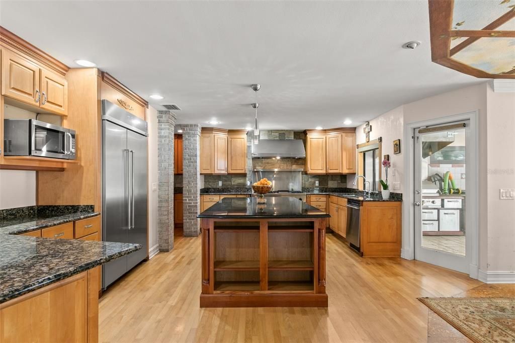 For Sale: $1,299,000 (5 beds, 4 baths, 4437 Square Feet)