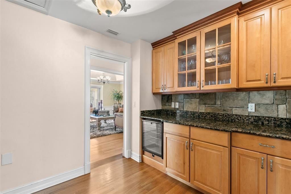 For Sale: $1,299,000 (5 beds, 4 baths, 4437 Square Feet)