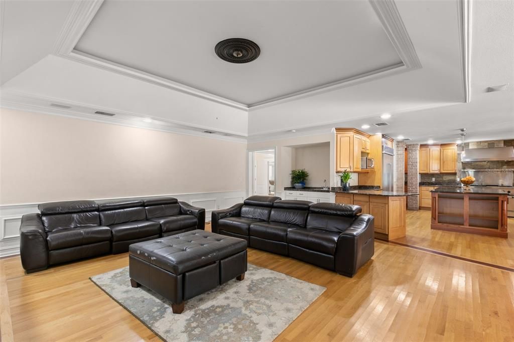 For Sale: $1,299,000 (5 beds, 4 baths, 4437 Square Feet)