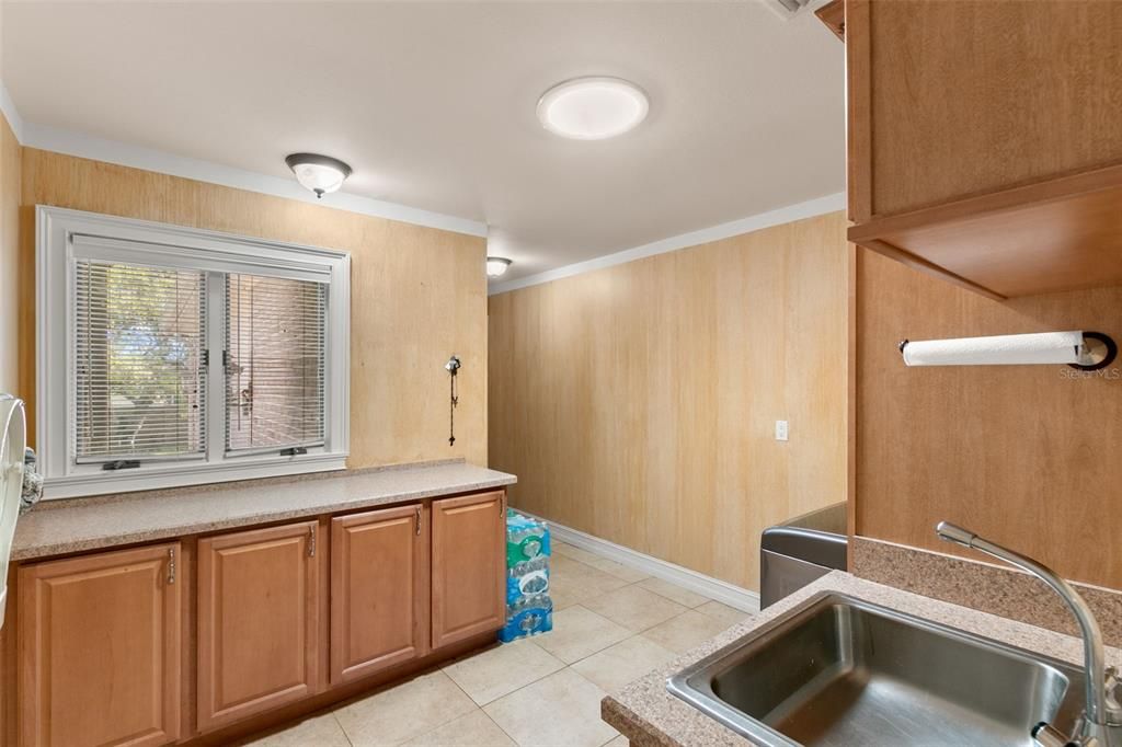 For Sale: $1,299,000 (5 beds, 4 baths, 4437 Square Feet)