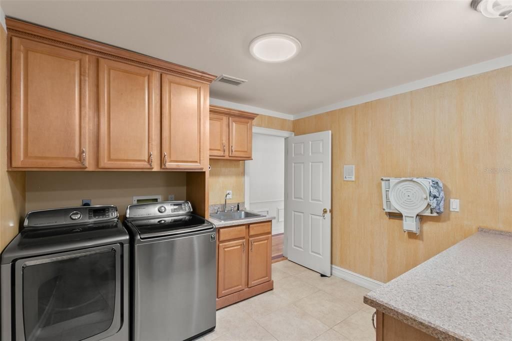 For Sale: $1,299,000 (5 beds, 4 baths, 4437 Square Feet)