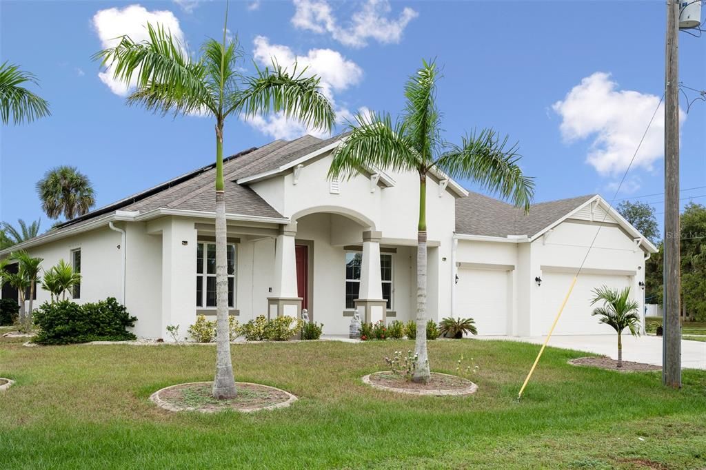 For Sale: $669,000 (4 beds, 3 baths, 3045 Square Feet)