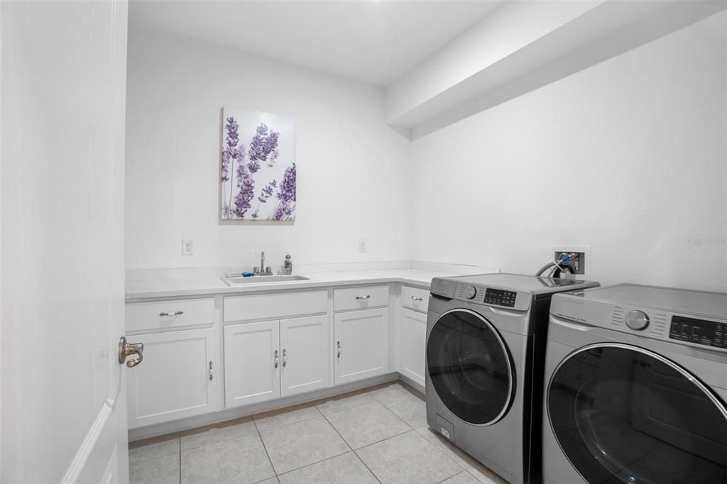 For Sale: $669,000 (4 beds, 3 baths, 3045 Square Feet)