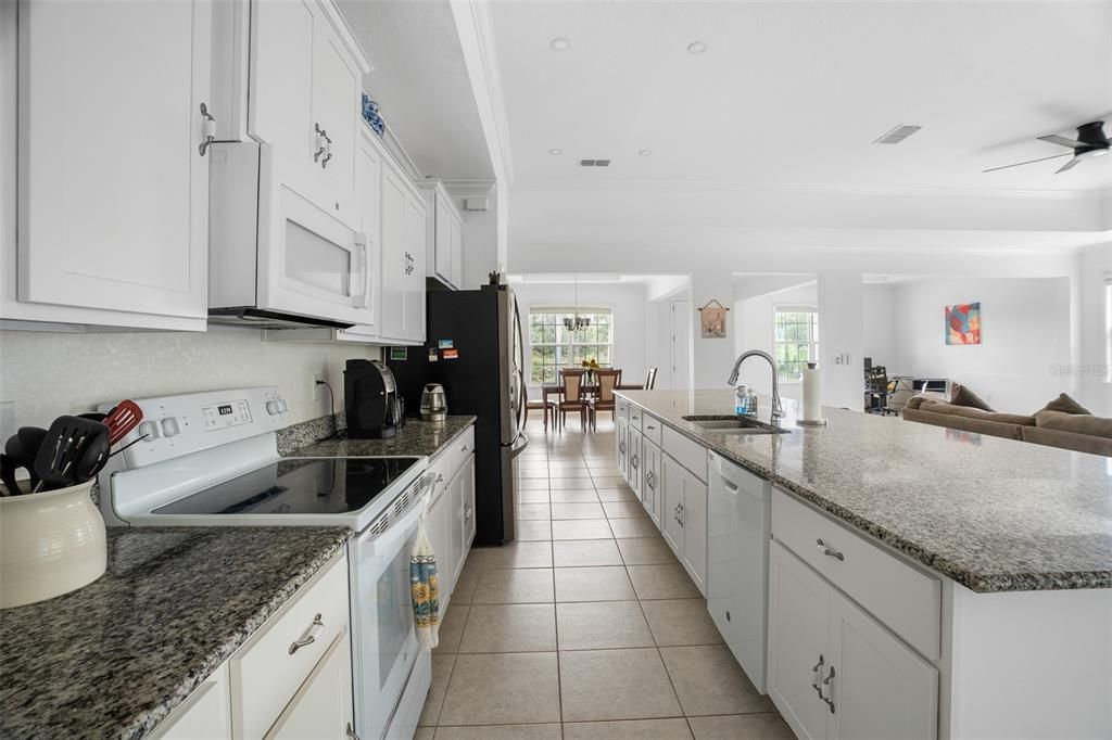 For Sale: $669,000 (4 beds, 3 baths, 3045 Square Feet)