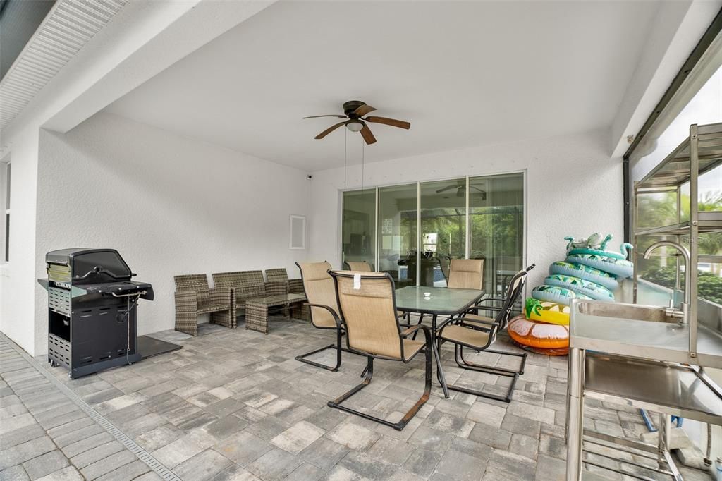 For Sale: $669,000 (4 beds, 3 baths, 3045 Square Feet)