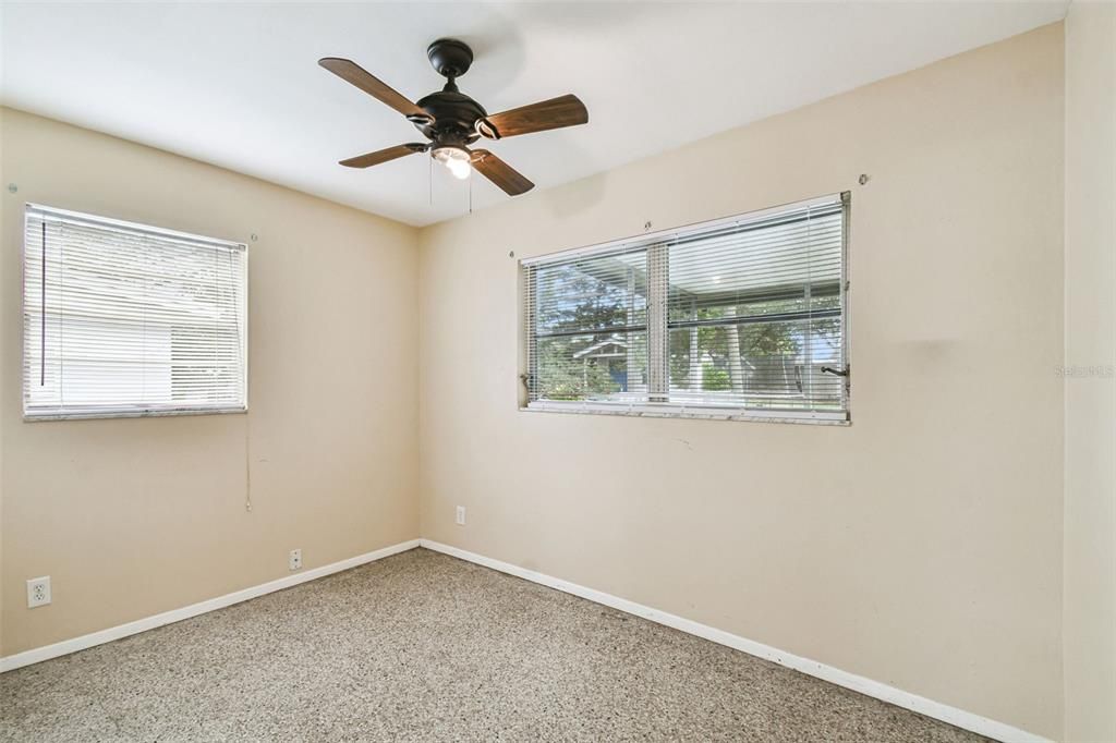 Active With Contract: $315,000 (3 beds, 1 baths, 1045 Square Feet)