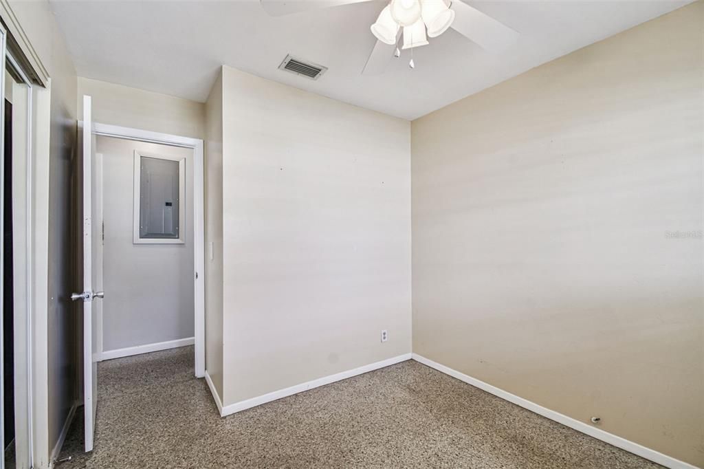 Active With Contract: $315,000 (3 beds, 1 baths, 1045 Square Feet)