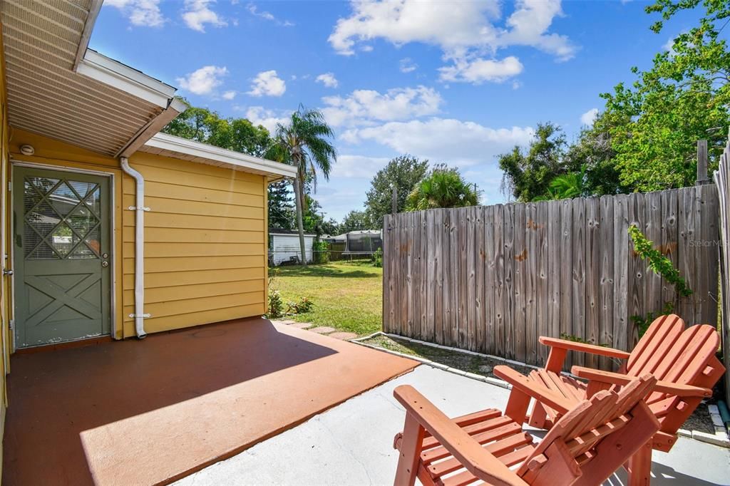 Active With Contract: $315,000 (3 beds, 1 baths, 1045 Square Feet)