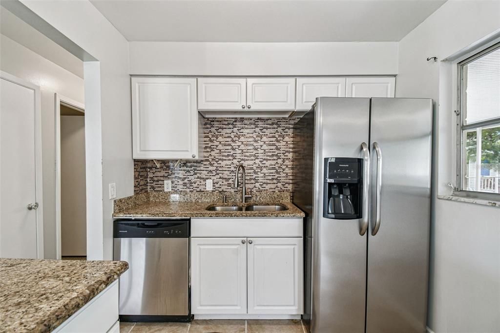 Active With Contract: $315,000 (3 beds, 1 baths, 1045 Square Feet)