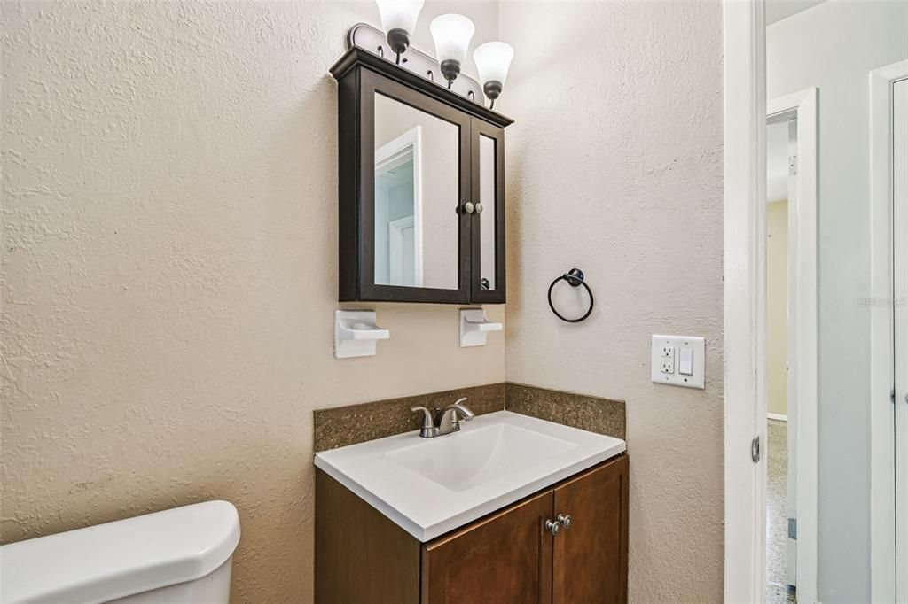 Active With Contract: $315,000 (3 beds, 1 baths, 1045 Square Feet)