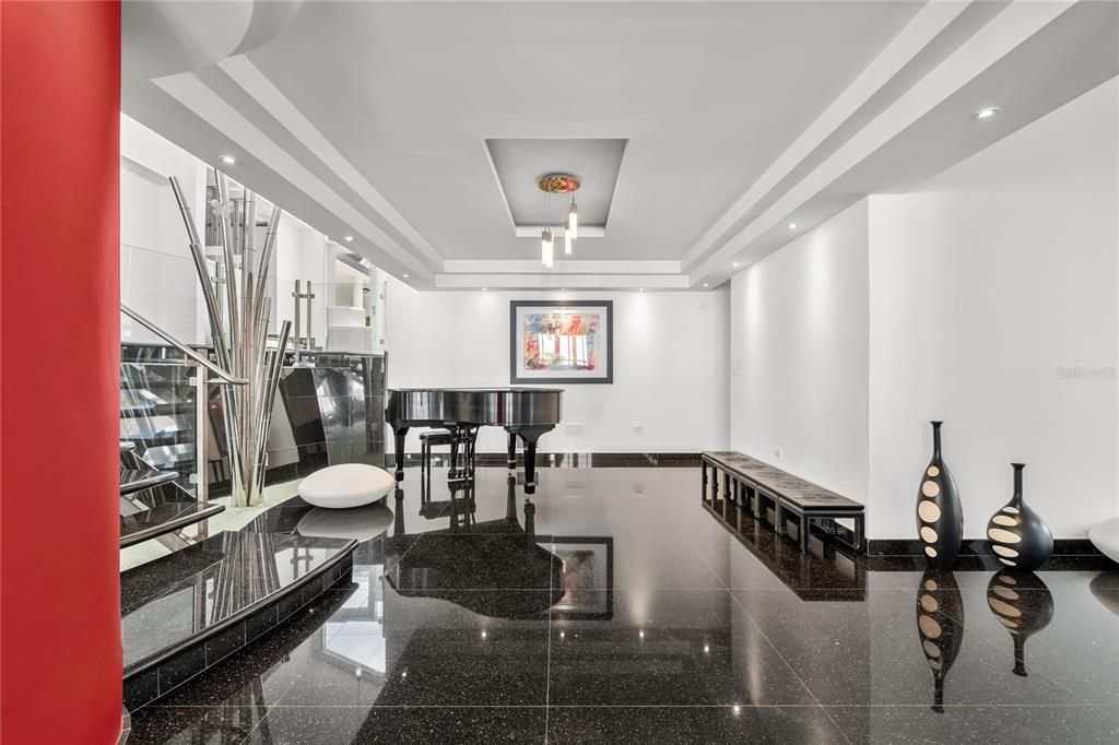 En Venta: $1,425,000 (5 camas, 4 baños, 4300 Pies cuadrados)