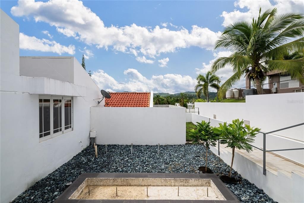 En Venta: $1,425,000 (5 camas, 4 baños, 4300 Pies cuadrados)