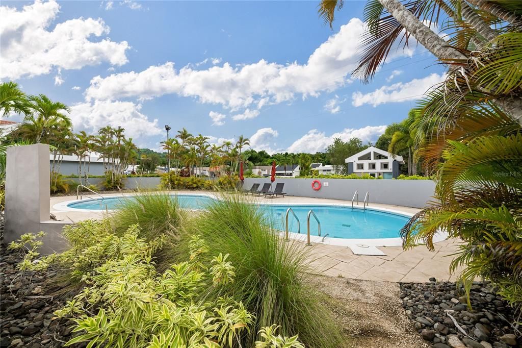 En Venta: $1,425,000 (5 camas, 4 baños, 4300 Pies cuadrados)