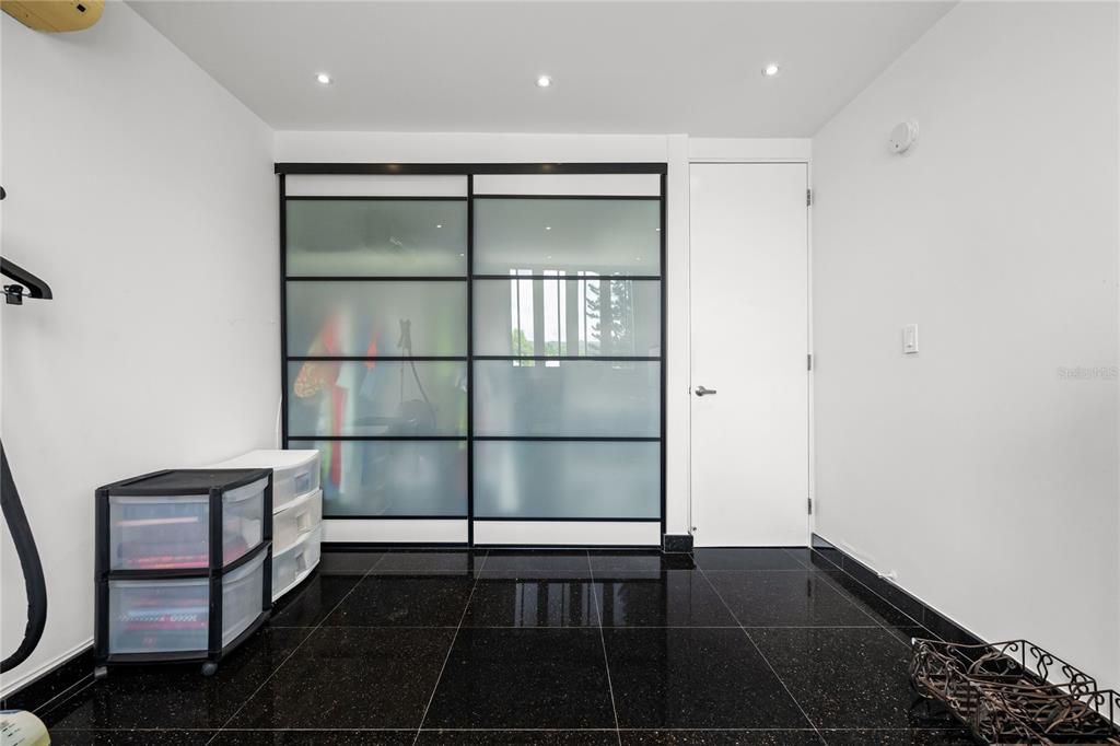 En Venta: $1,425,000 (5 camas, 4 baños, 4300 Pies cuadrados)