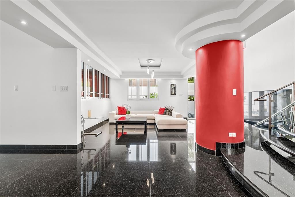 En Venta: $1,425,000 (5 camas, 4 baños, 4300 Pies cuadrados)