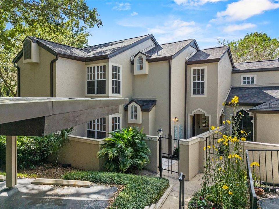 Под контрактом: $339,000 (3 спален, 2 ванн, 1384 Квадратных фут)