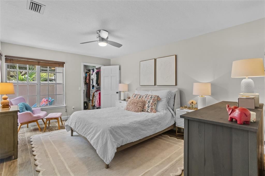 Под контрактом: $339,000 (3 спален, 2 ванн, 1384 Квадратных фут)