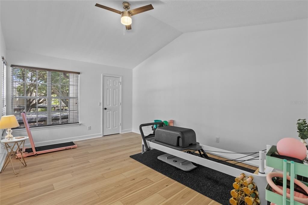 Под контрактом: $339,000 (3 спален, 2 ванн, 1384 Квадратных фут)