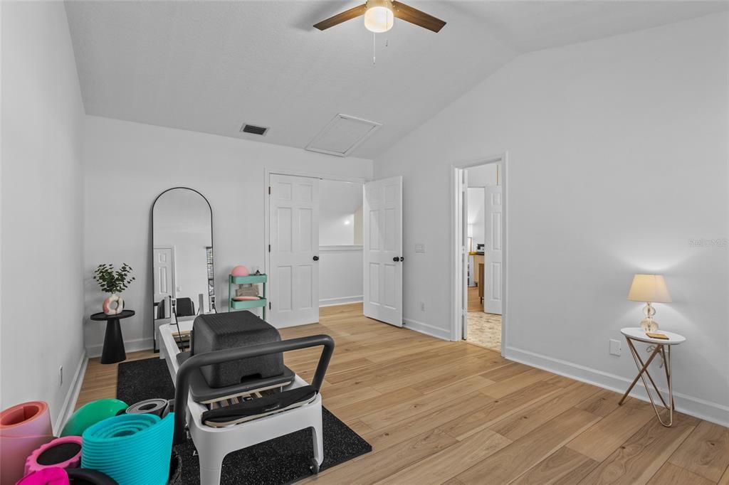 Под контрактом: $339,000 (3 спален, 2 ванн, 1384 Квадратных фут)