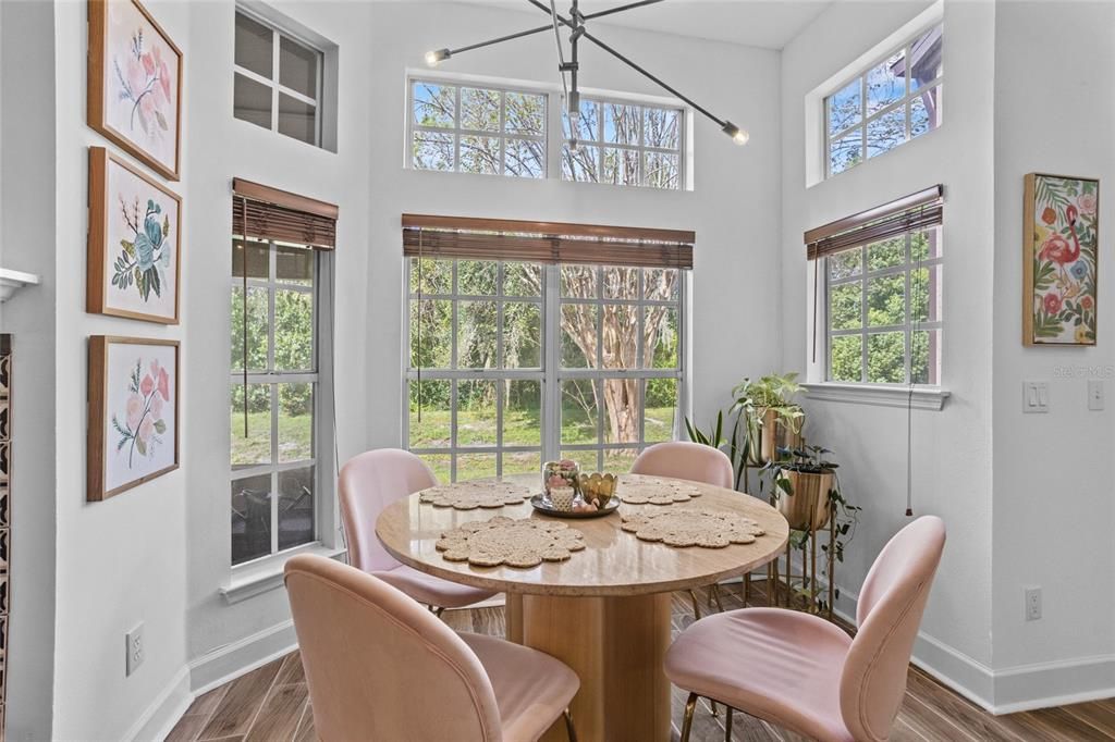 Под контрактом: $339,000 (3 спален, 2 ванн, 1384 Квадратных фут)