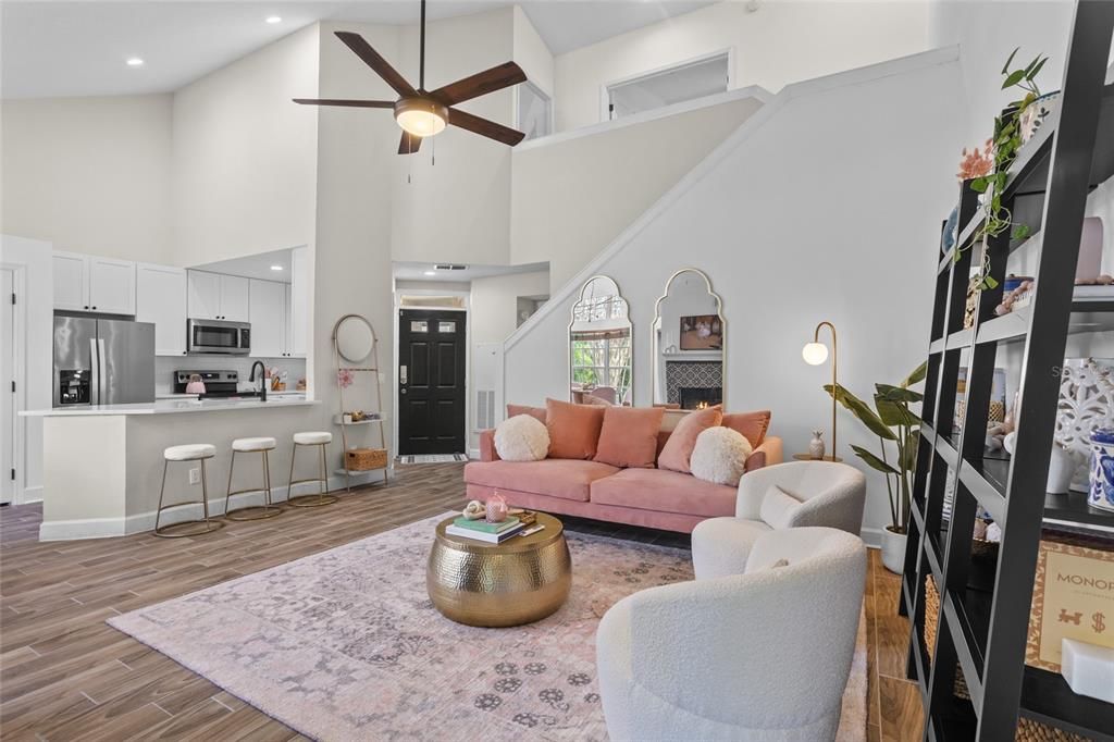 Под контрактом: $339,000 (3 спален, 2 ванн, 1384 Квадратных фут)