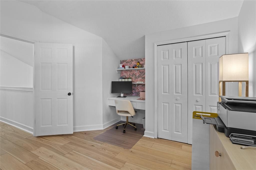 Под контрактом: $339,000 (3 спален, 2 ванн, 1384 Квадратных фут)