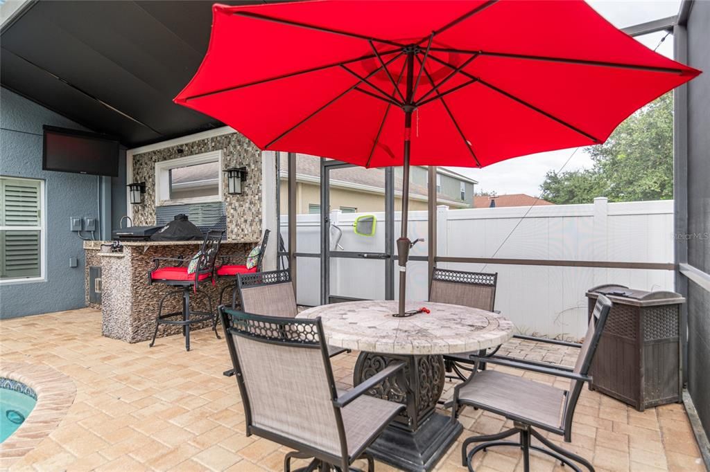 Activo con contrato: $770,000 (5 camas, 3 baños, 3238 Pies cuadrados)