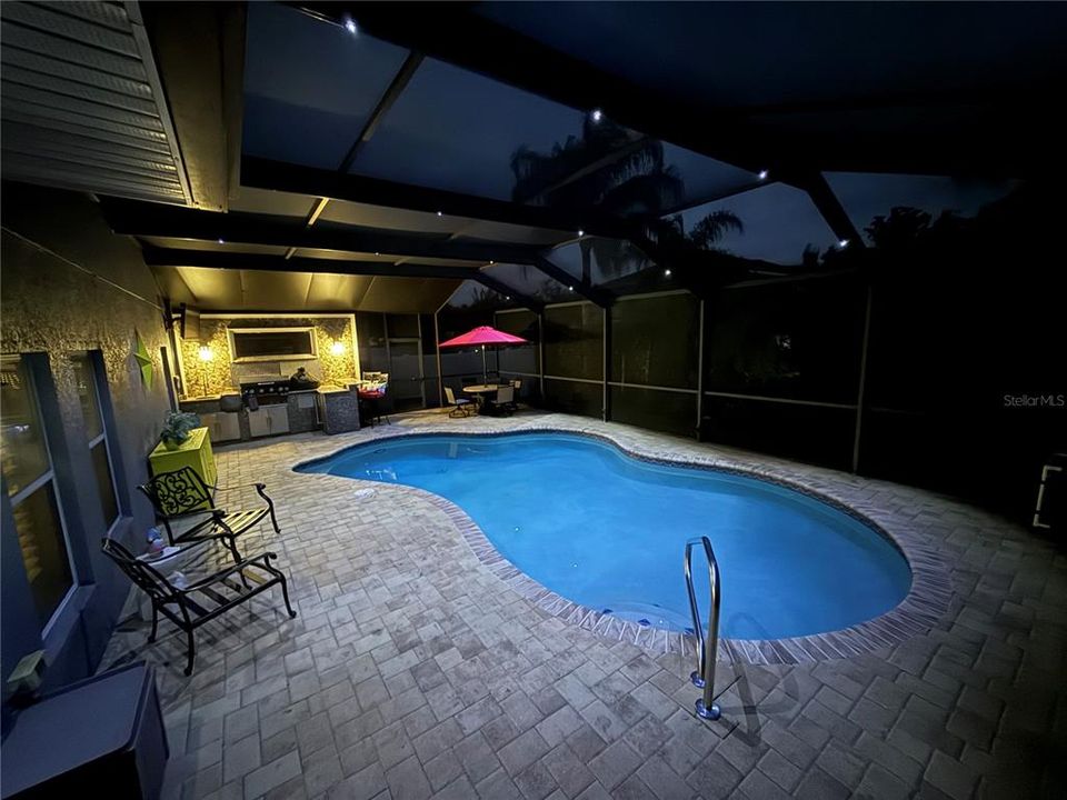 Activo con contrato: $770,000 (5 camas, 3 baños, 3238 Pies cuadrados)