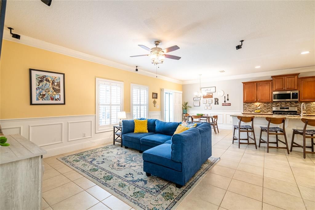 Activo con contrato: $770,000 (5 camas, 3 baños, 3238 Pies cuadrados)