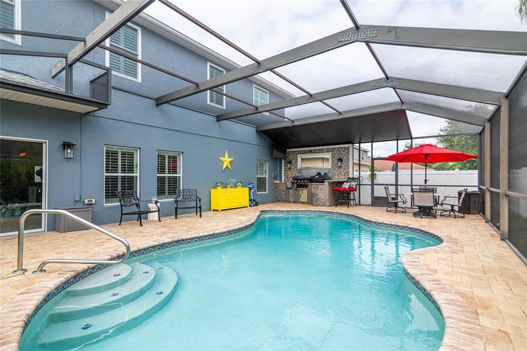 Activo con contrato: $770,000 (5 camas, 3 baños, 3238 Pies cuadrados)