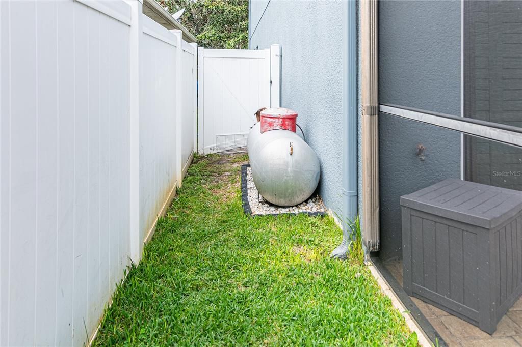 Activo con contrato: $770,000 (5 camas, 3 baños, 3238 Pies cuadrados)