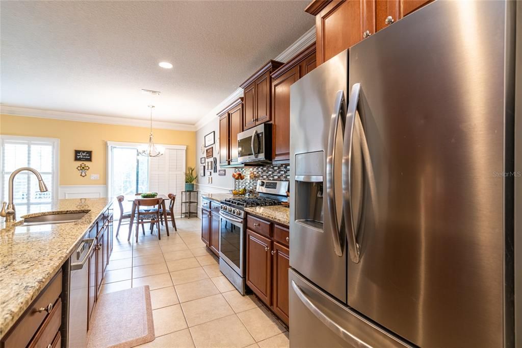 Activo con contrato: $770,000 (5 camas, 3 baños, 3238 Pies cuadrados)