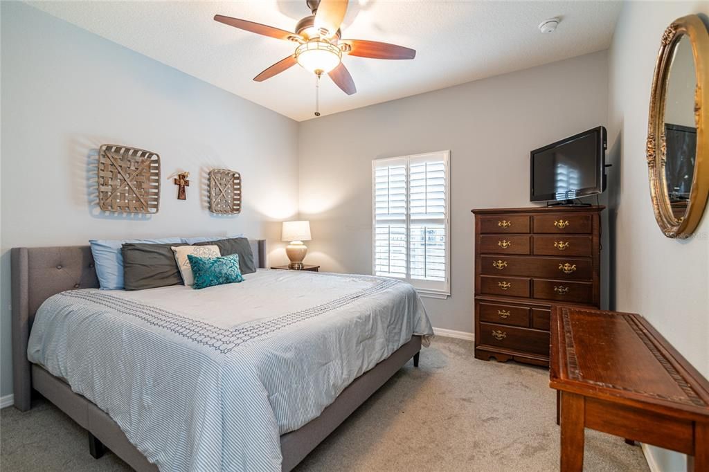 Activo con contrato: $770,000 (5 camas, 3 baños, 3238 Pies cuadrados)