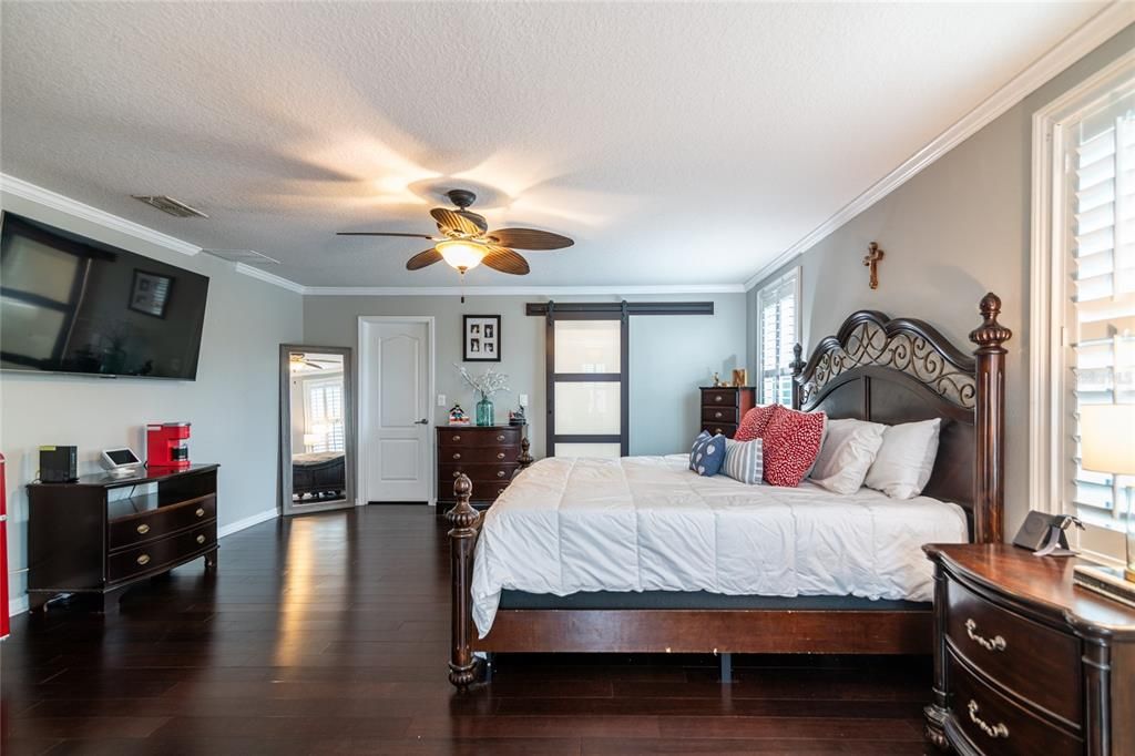 Activo con contrato: $770,000 (5 camas, 3 baños, 3238 Pies cuadrados)