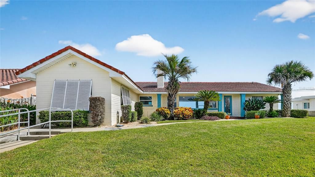 最近售出: $1,890,000 (3 贝兹, 3 浴室, 1868 平方英尺)