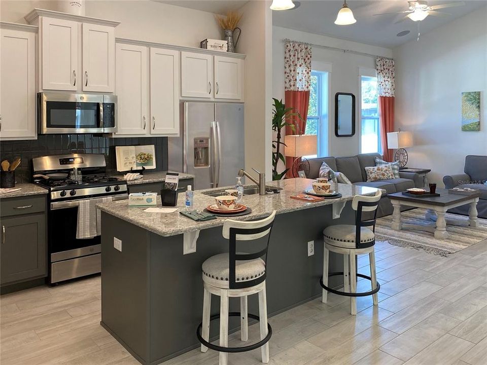 For Sale: $329,900 (3 beds, 2 baths, 1433 Square Feet)