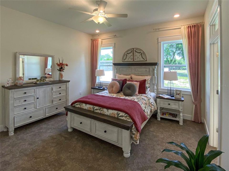 For Sale: $329,900 (3 beds, 2 baths, 1433 Square Feet)