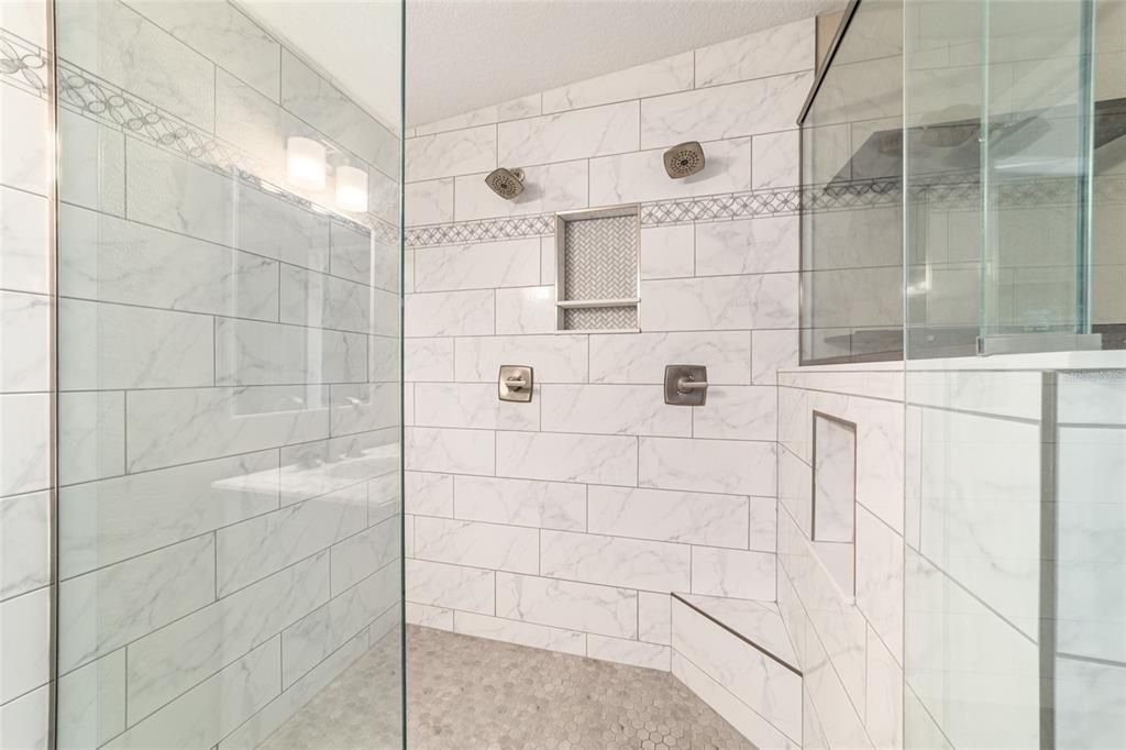 En Venta: $550,000 (4 camas, 3 baños, 2762 Pies cuadrados)