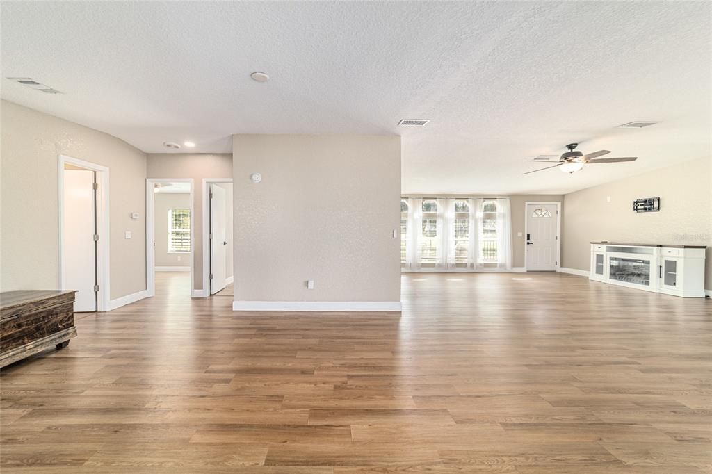 En Venta: $550,000 (4 camas, 3 baños, 2762 Pies cuadrados)