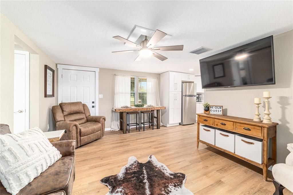 En Venta: $550,000 (4 camas, 3 baños, 2762 Pies cuadrados)