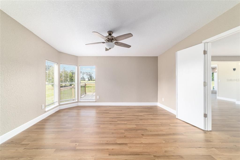 En Venta: $550,000 (4 camas, 3 baños, 2762 Pies cuadrados)