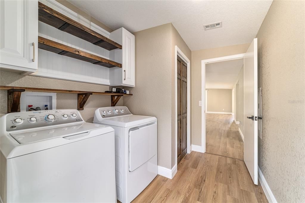 En Venta: $550,000 (4 camas, 3 baños, 2762 Pies cuadrados)