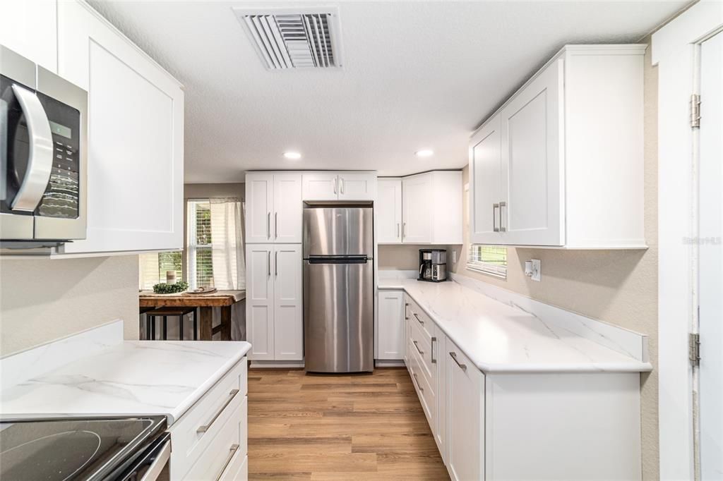 En Venta: $550,000 (4 camas, 3 baños, 2762 Pies cuadrados)