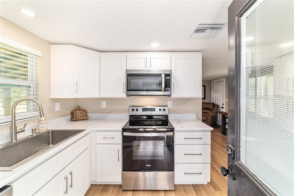 En Venta: $550,000 (4 camas, 3 baños, 2762 Pies cuadrados)