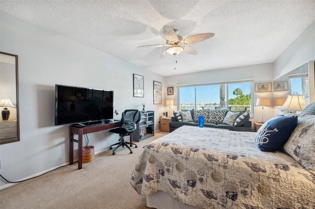 En Venta: $439,900 (2 camas, 2 baños, 1580 Pies cuadrados)