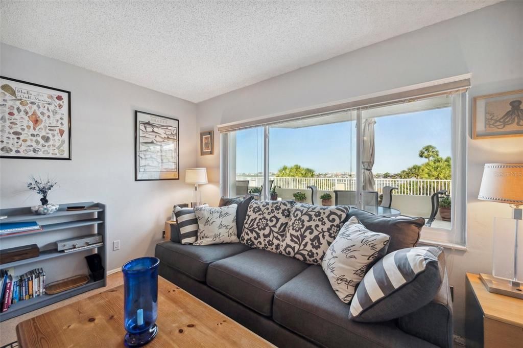 En Venta: $439,900 (2 camas, 2 baños, 1580 Pies cuadrados)