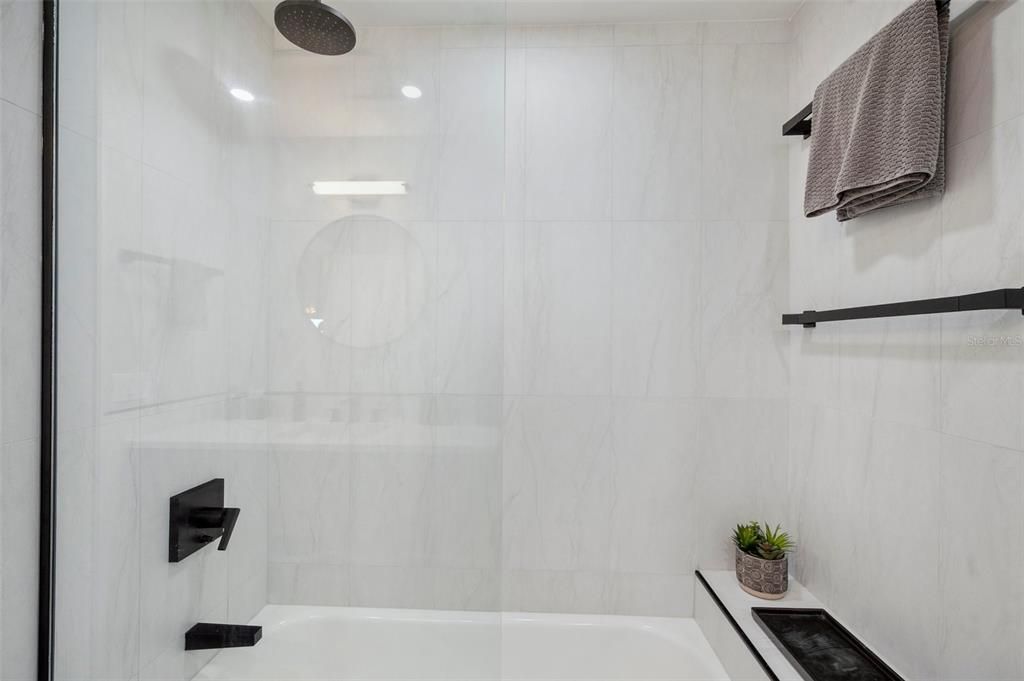 En Venta: $439,900 (2 camas, 2 baños, 1580 Pies cuadrados)